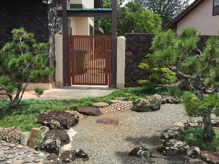 Island Style Gates, Aluminum gates Hawaii, Driveway gate Honolulu, Privacy Gates Oahu, Custom Gates Oahu, Automatic Gates Hawaii, modern aluminum driveway gates