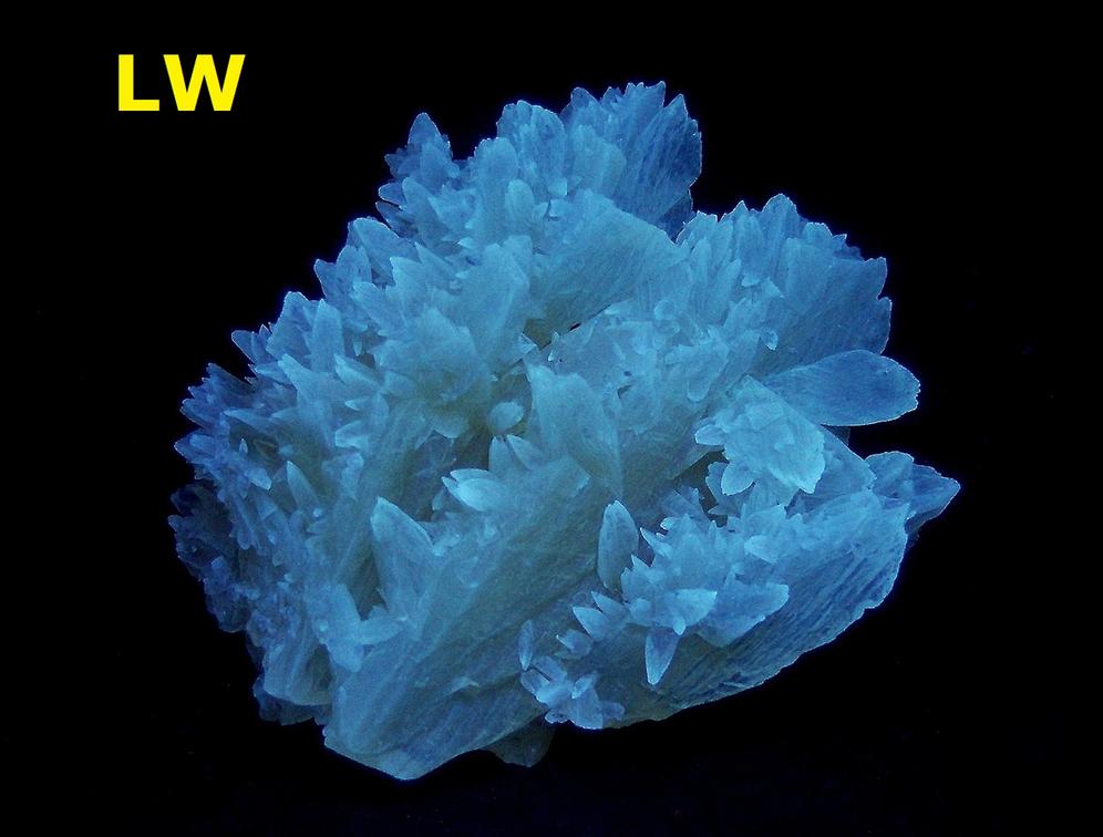 Phosphorescent & fluorescent Aragonite crystals - Cerro de Pasco, Peru