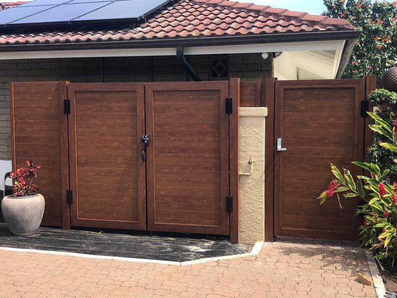 Island Style Gates, Aluminum gates Hawaii, Driveway gate Honolulu, Privacy Gates Oahu, Custom Gates Oahu, Automatic Gates Hawaii, modern aluminum driveway gates