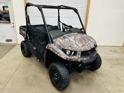 John Deere Gator XUV 590E 4x4 Camo - SUPER LOW MILES