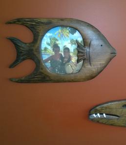 How to make a hand carved fish picture frame. Check out all of our nautical DIY craft ideas. www.DIYeasycrafts.com