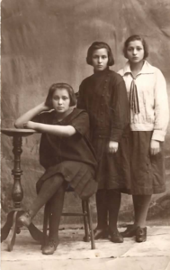 Mollie Feldman (middle) and sisters
