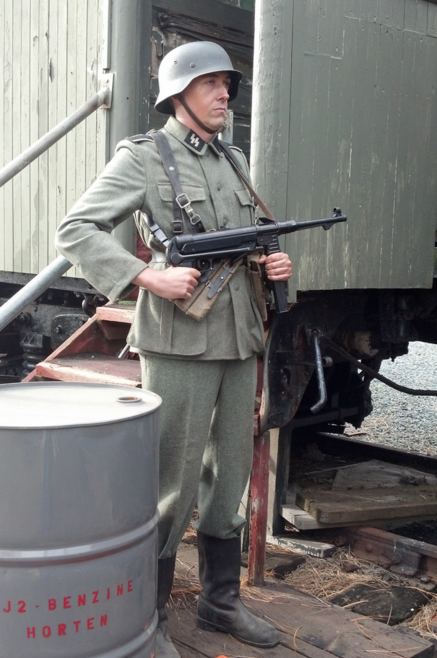 WW2 Waffen-SS sentry with MP40