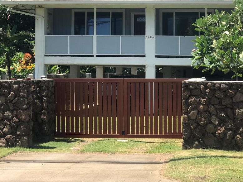 Island Style Gates, Aluminum gates Hawaii, Driveway gate Honolulu, Privacy Gates Oahu, Custom Gates Oahu, Automatic Gates Hawaii