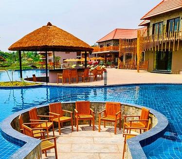 Luxury Resorts With Pool