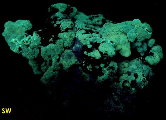 fluorescent ZINCITE recrystallized, NJ Zinc Co. Palmerton zinc smelter locality, Lower Towamensing Township, Carbon County, Pennsylvania, USA
