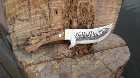 DIY Leaf spring knife with metal etched flames and a handle made from firewood. FREE step by step instructions. www.DIYeasycrafts.com