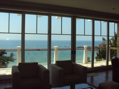 INTERIOR WINDOW CLEANING SERVICE