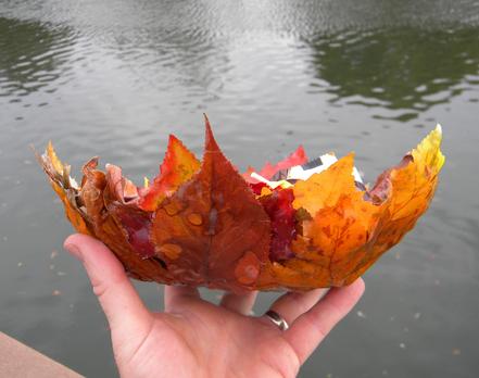 Easy DIY Mod Podge leaf basket. www.DIYeasycrafts.com