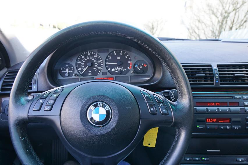 2003 BMW 325xi Manual