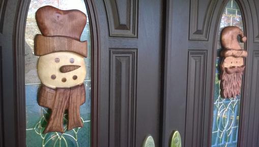 Easy DIY Carved wood Frosty the Snowman Christmas Decoration. FREE step by step instructions. www.DIYeasycrafts.com