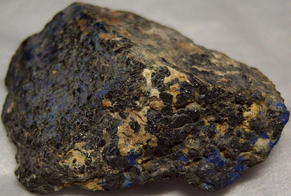 AZURITE, RHODONITE, FRANKLINITE MAGNETITE, fluorescing CALCITE - Sterling Mine, Sterling Hill, Franklin Mining District, Sussex County, New Jersey, USA