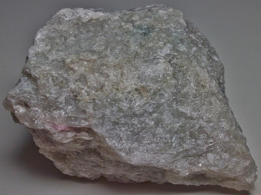 fluorescing SW LW CLINO-SUENOITE, TREMOLITE - International Talc Company Mine No. 8 (Reynolds Mine), Talcville, St.Laurence County, New York, USA