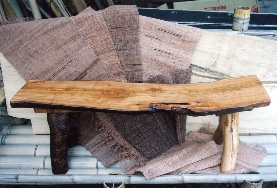 galaxistudio-functional-sculpture-yamazakura-mountain-cherry-wood-bench-sakura-cherry