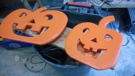 How to make Halloween Wood Pumpkin decorations. Easy step by step instructions. www.DIYeasycrafts.com