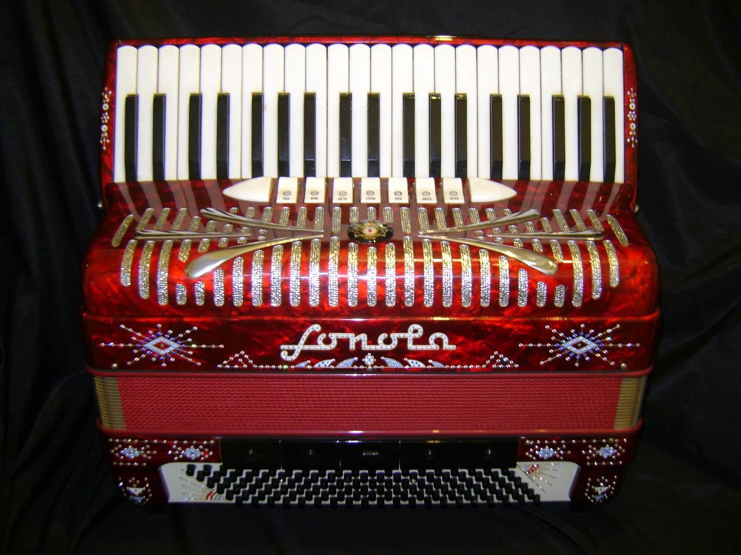 www.fairdealaccordions.com