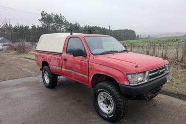 2000 TOYOTA HILUX 4X4 PICKUP TRUCK