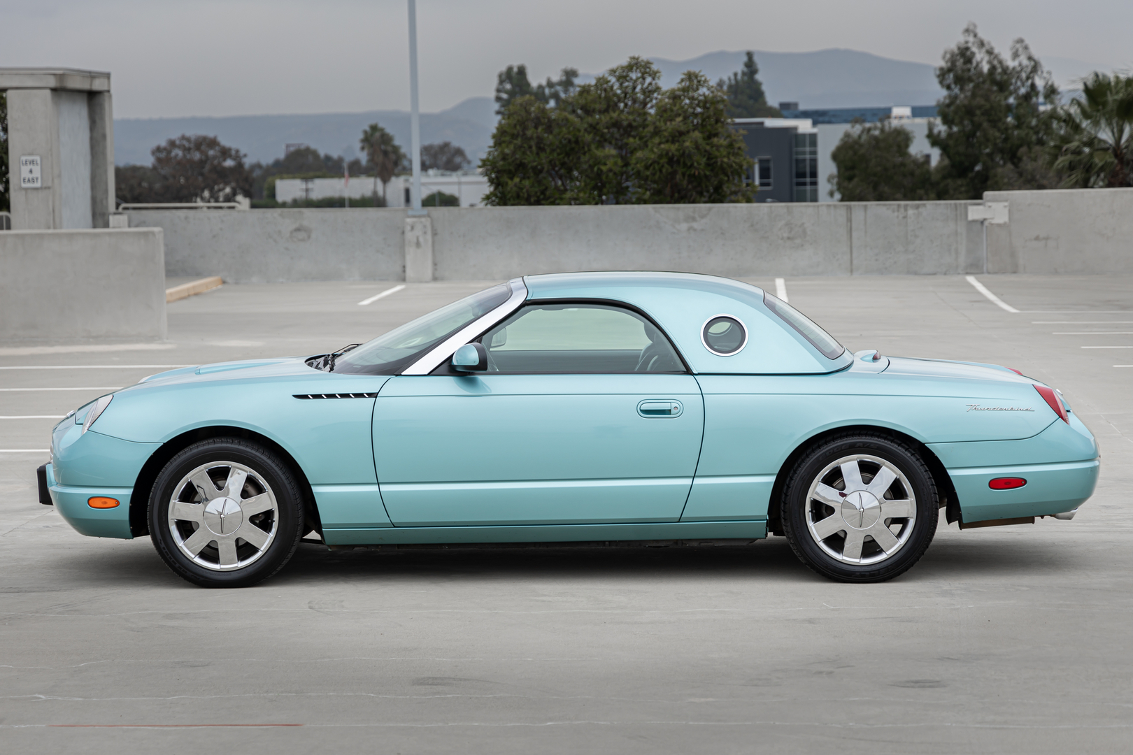 2002 Ford Thunderbird's photo