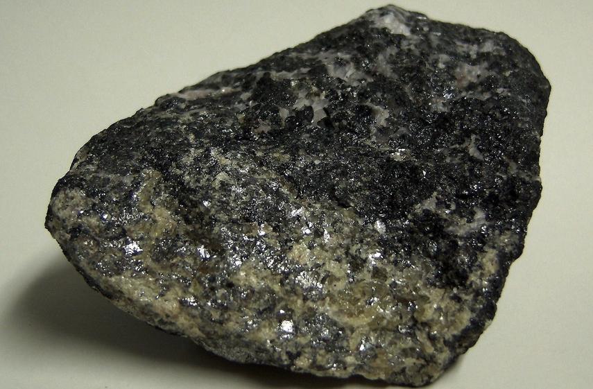 SW LW UV fluorescent SPHALERITE Cleiophane, WILLEMITE, MAGNETITE, CALCITE, Franklin, Franklin Mining District, Sussex County, New Jersey, USA - for sale