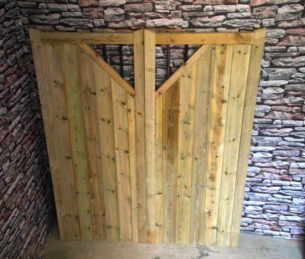 Metal Triangle top Driveway Gates Smileswoodcraft Ltd