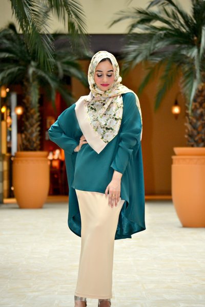 Abaya Addict Forest Green Versatility Shirt  hijab 