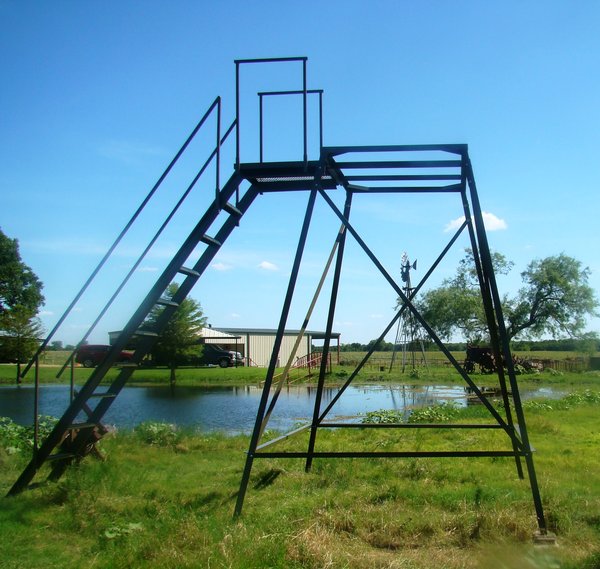 STEEL DEER BLIND TOWERS KanTex Manufacturing LLC