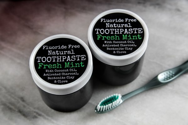 Fluoride Free Toothpaste with Activated Charcoal, Clove 