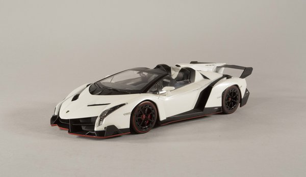 1:18 scale, Lamborghini Veneno Roadster diecast model car by Kyosho  Diecast Cars Canada