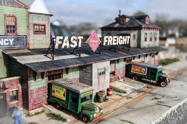 R.E.A. Freight House - HO Scale Kit  Fos Scale Models, LLC