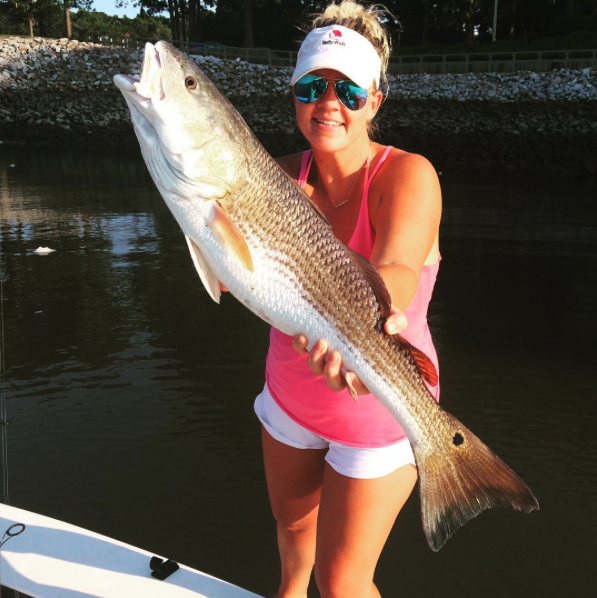 WOMEN'S GUIDE ON WHAT TO WEAR WHILE FISHING – Girl of 10,000 Lakes